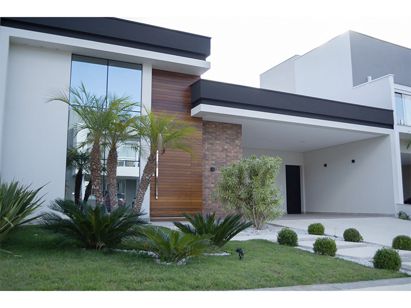 Casa térrea no Residencial Duas Marias, em Indaiatuba/SP. Com 225 m² construídos e 360 m² de terreno. Área social integrada, cozinha com ilha e espaço gourmet; lavanderia e escritório. Três suítes, sendo uma com closet. Móveis planejados e paisagismo.