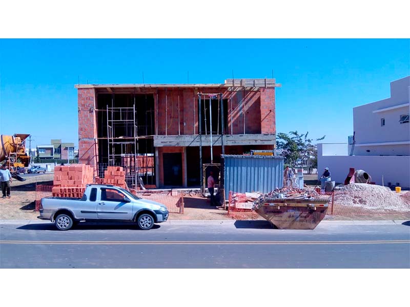 Sobrado no Residencial Duas Marias (D02), em Indaiatuba/SP. Com 295 m² construídos e 360 m² de terreno. quatro suítes sendo uma com closet, escritório, lavanderia e área social integrada, com sala de estar, jantar, cozinha e gourmet. 