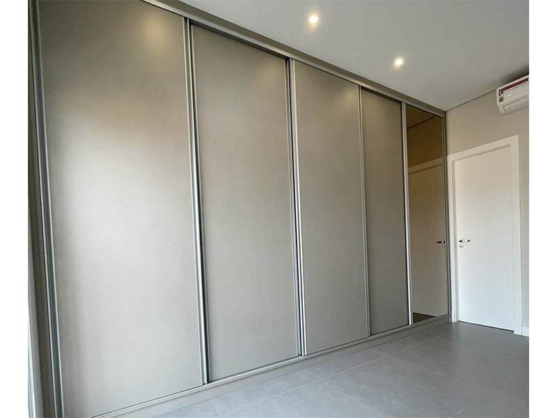 Reforma completa de apartamento no Residencial Villeneuve, em Campinas/SP. Apartamento com 100 m². Três meses de obra. Gestão completa, projeto e execução desde o recebimento com a construtora até a instalação de eletrodomésticos. 
