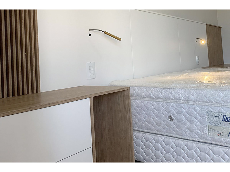Reforma Completa de Sobrado no Condomínio Vila Romana, em Indaiatuba/SP. Terreno com 800 m² e 515 m² construídos. Modernização total do imóvel: substituição de acabamentos, marcenaria, pintura, ampliação e novo design nos ambientes.